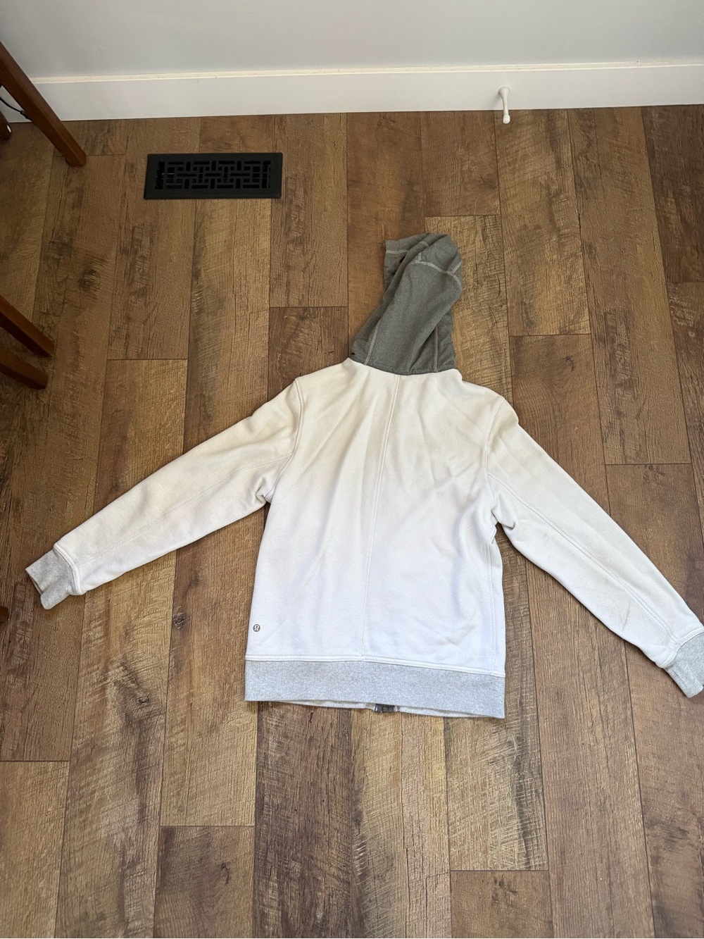 Lululemon Men's Hooded Two-Tone Zip Up Sweater in Off-White and Gray - Picture 2 of 4